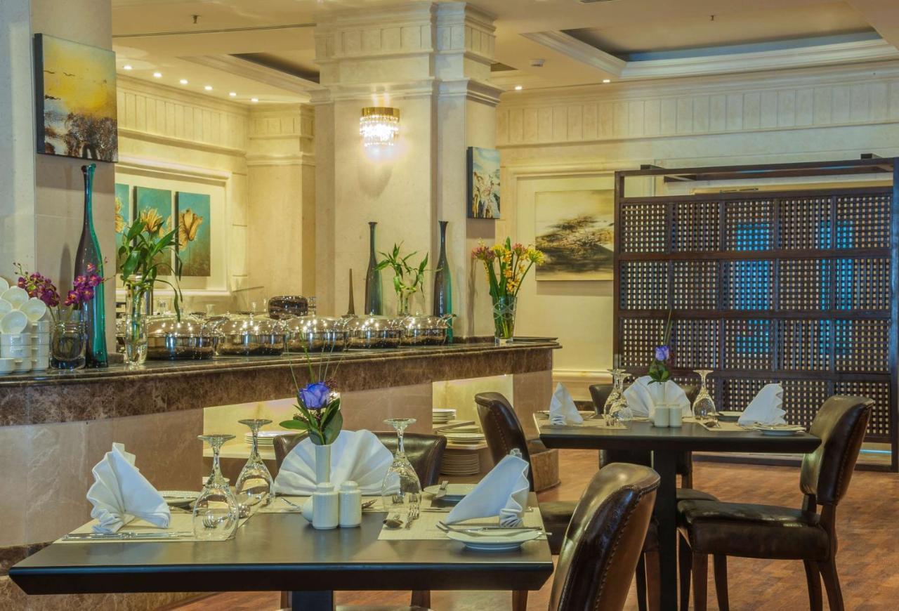 Radisson Blu Hotel, Dhahran Khobar Exterior foto