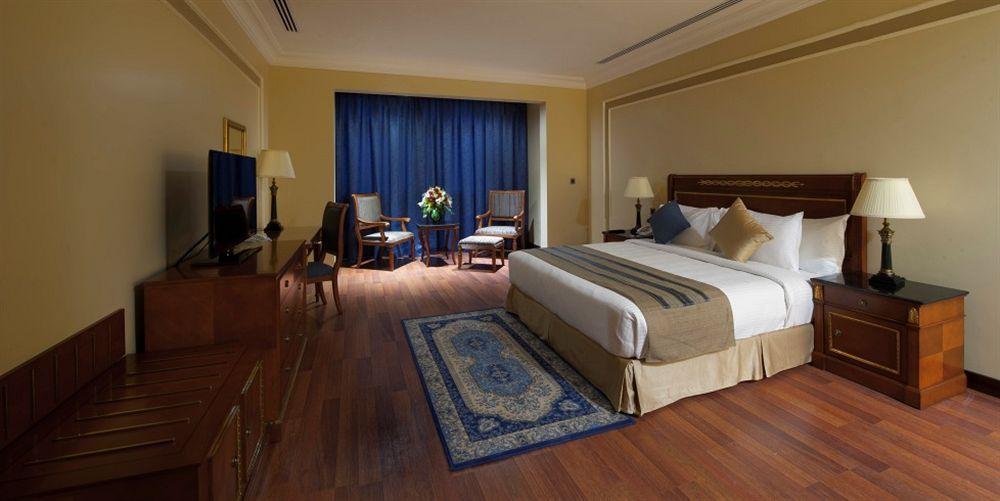 Radisson Blu Hotel, Dhahran Khobar Exterior foto